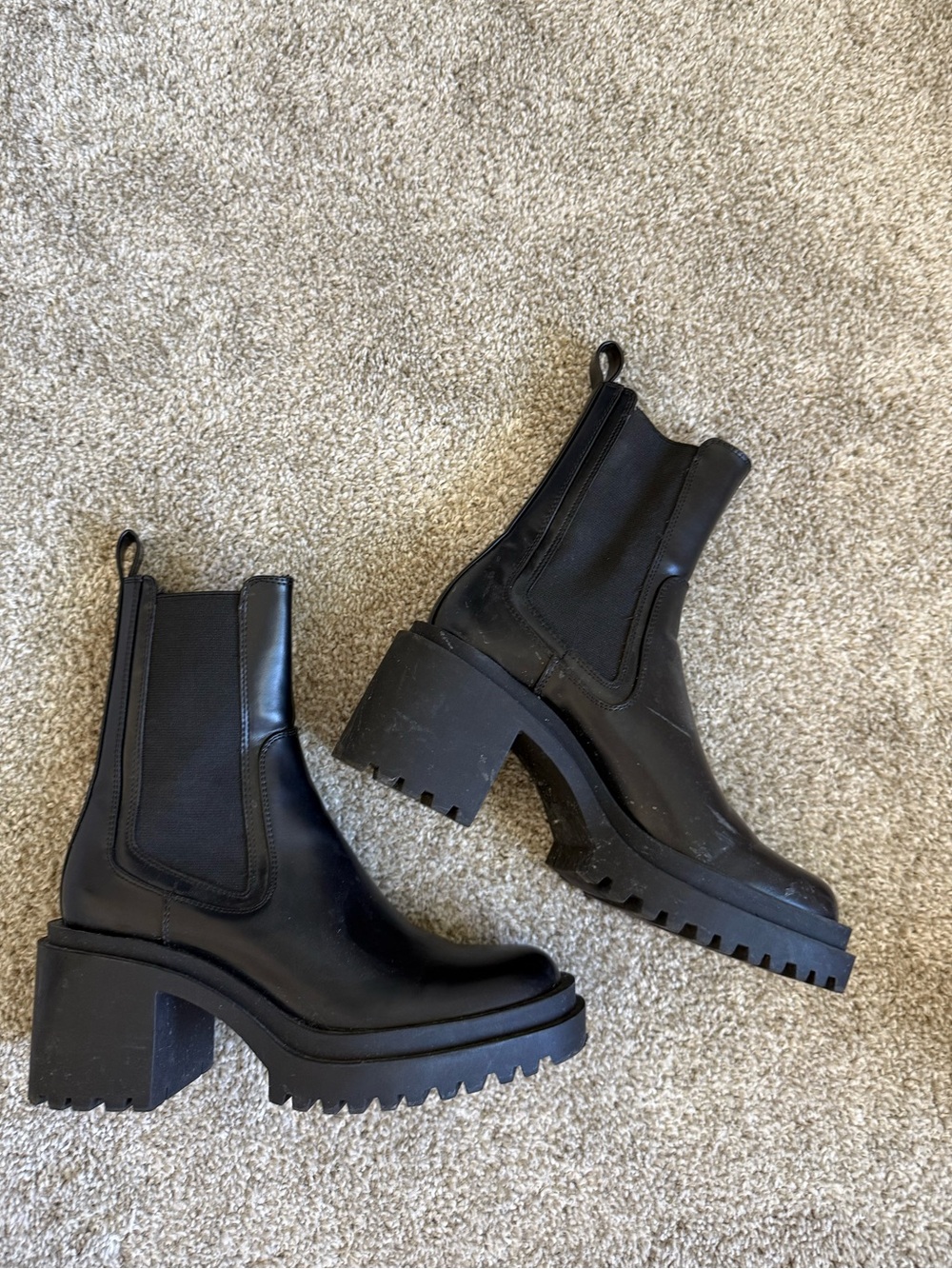 Zara Chunky Heel Chelsea Boots